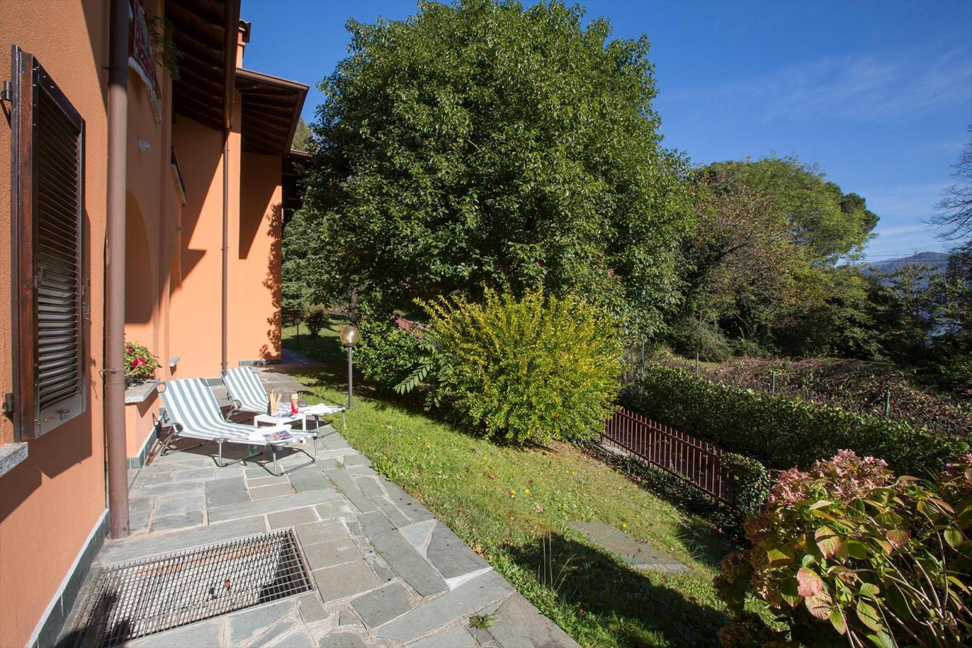 Menaggio Poggio Fiorito Loggetta Apartman Kültér fotó